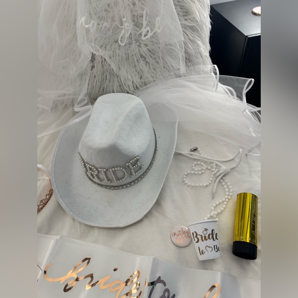 Bride to be bundle - Picture 5 of 8